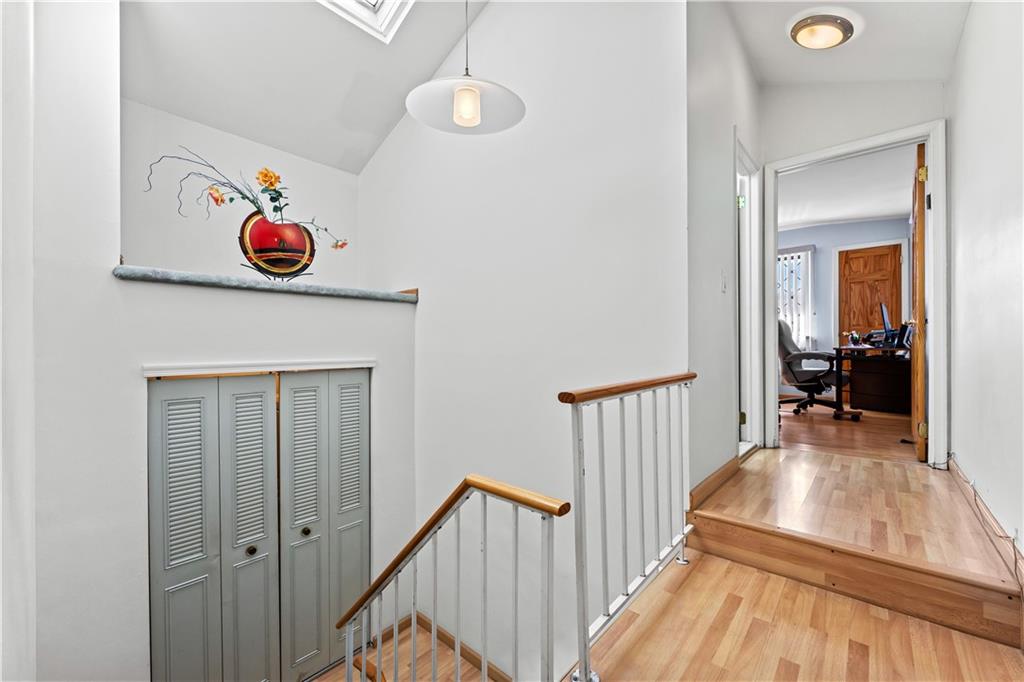 9 Maryland Lane, Staten  Island, New York, 10305 image 8