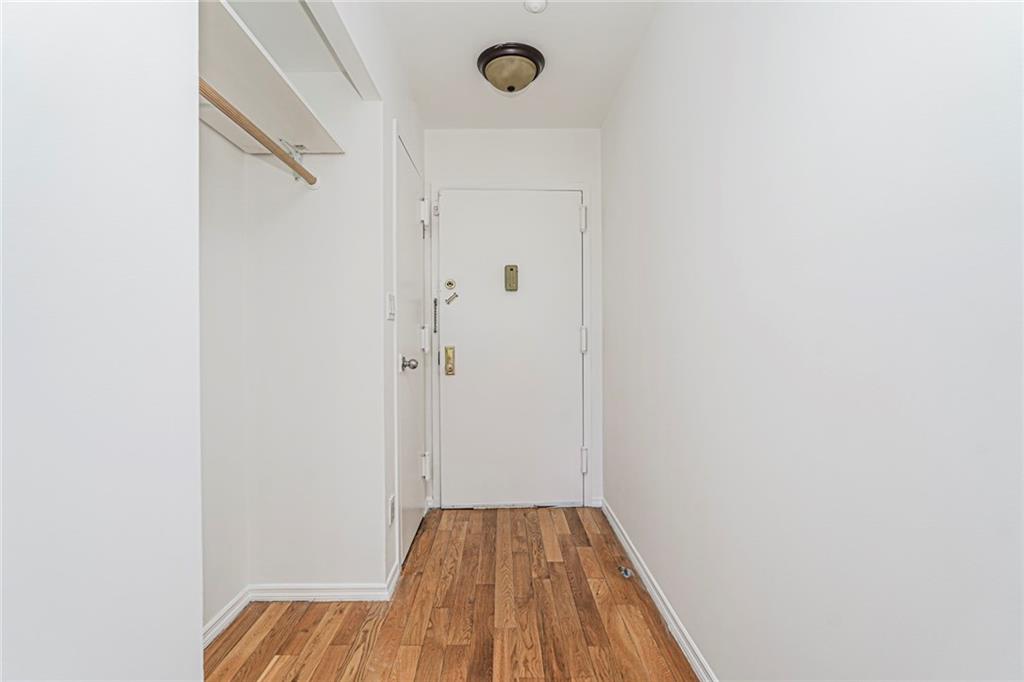 1132 Blake Court 1B Image 5