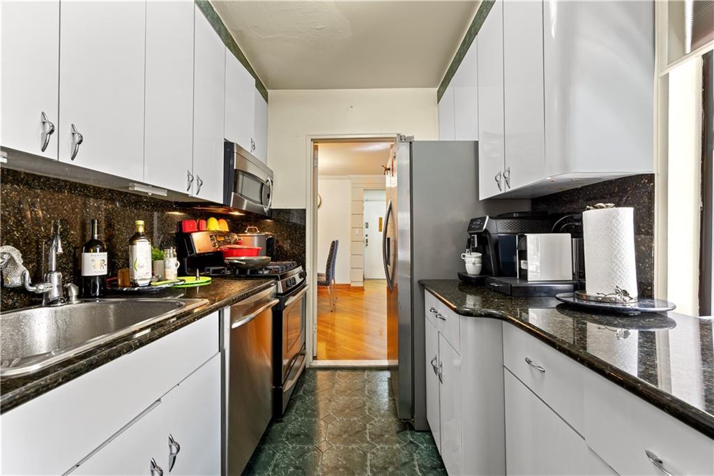 200 Corbin Place 4V, Brooklyn, New York, 11235 image 18