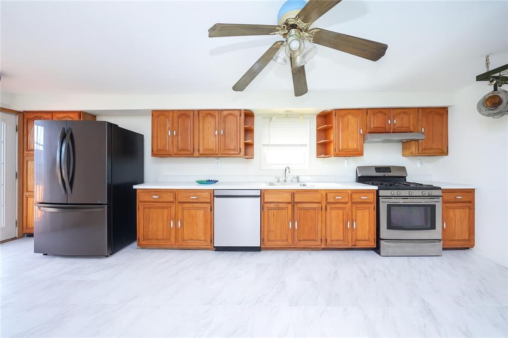 212 Saint Marys Avenue, Staten  Island, New York, 10305 image 15