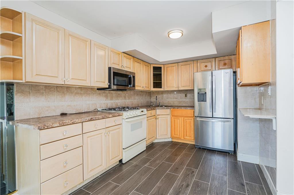 14 Alexsandra Court, Staten  Island, New York, 10312 image 9