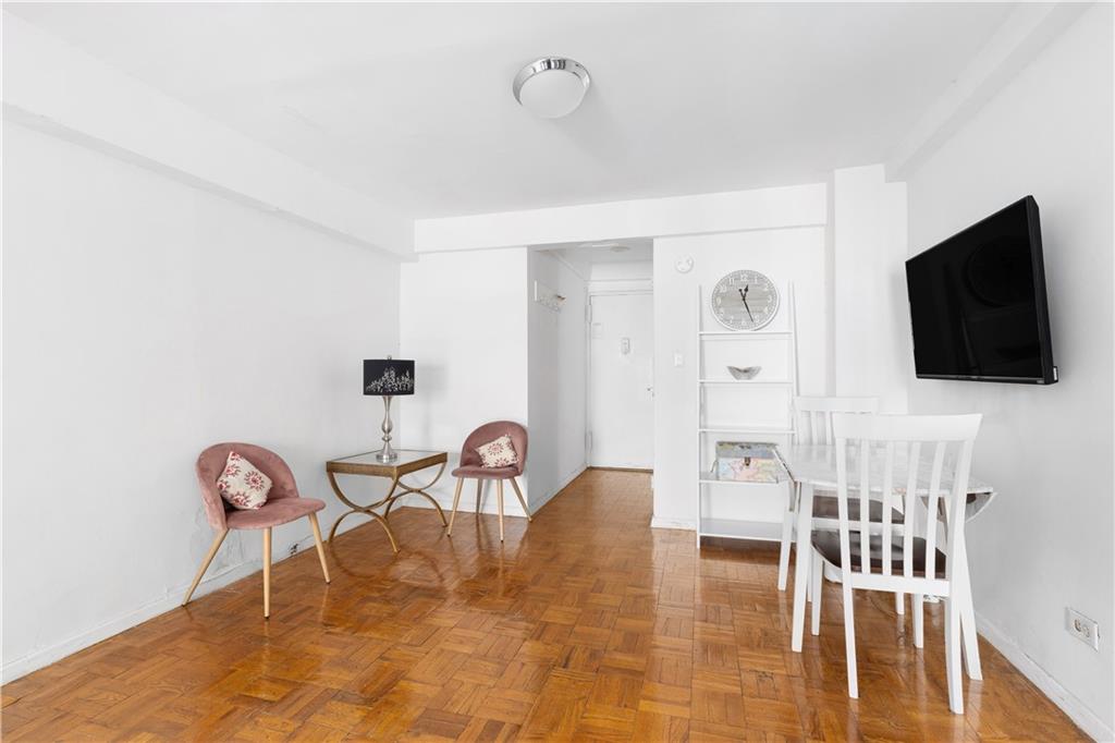 240 East 55th Street 9H Image 2