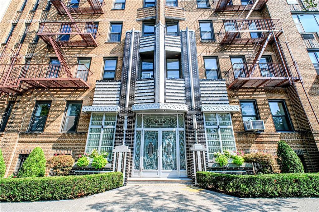 7119 Shore Road 4K, Brooklyn, New York, 11209 image 35