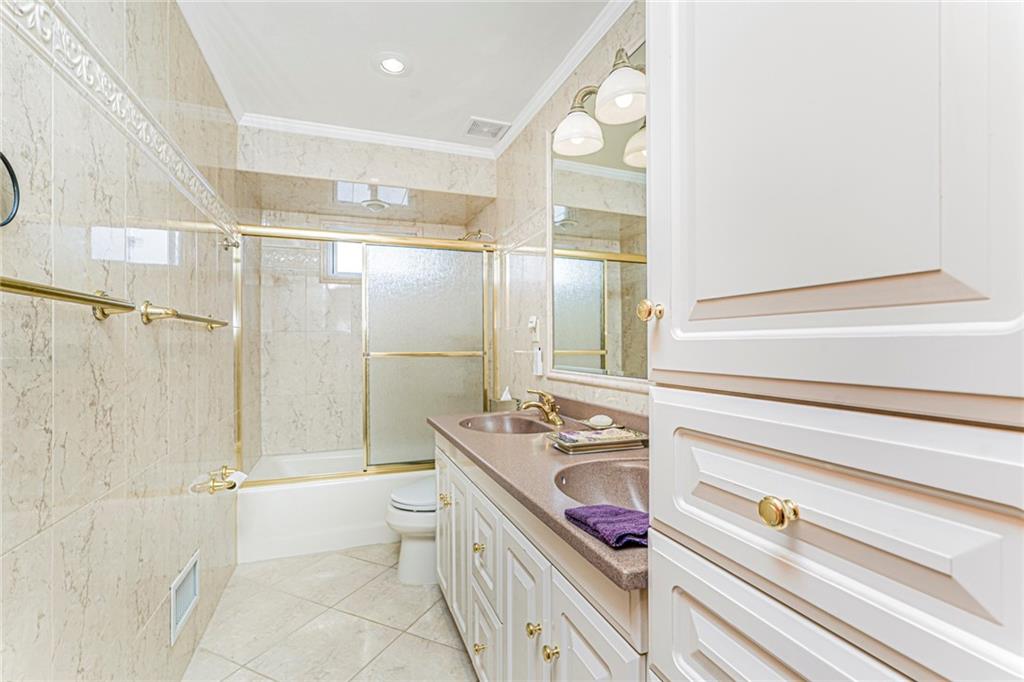 260 Thomas Street, Staten  Island, New York, 10306 image 17