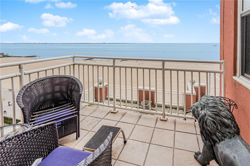 125 Oceana Drive PH1B Image 1
