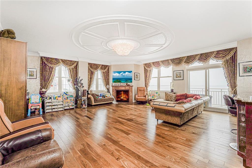 125 Oceana Drive PH1B Image 2