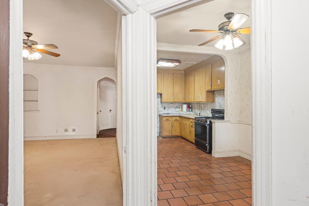 2320 East 26th Street Image 4