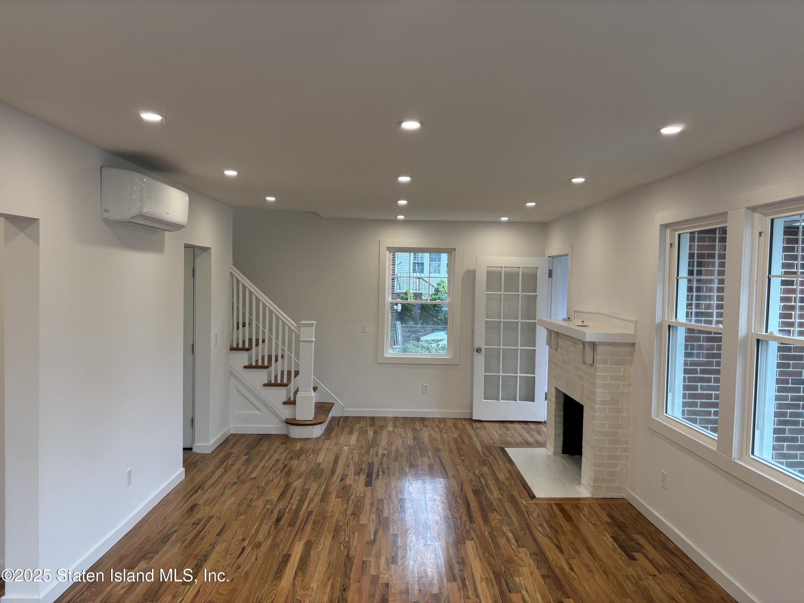 677 Bement Avenue Image 4