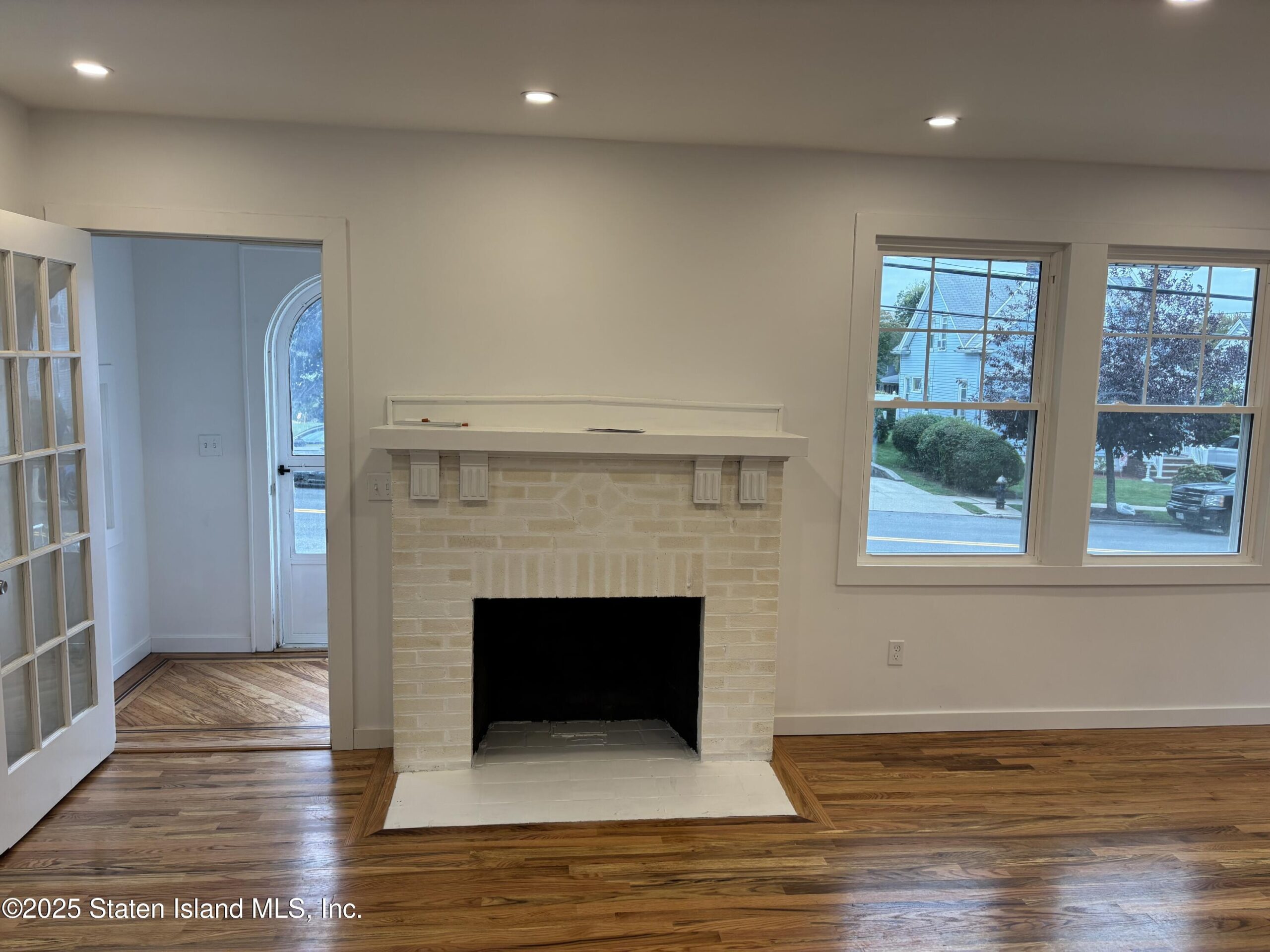 677 Bement Avenue Image 5