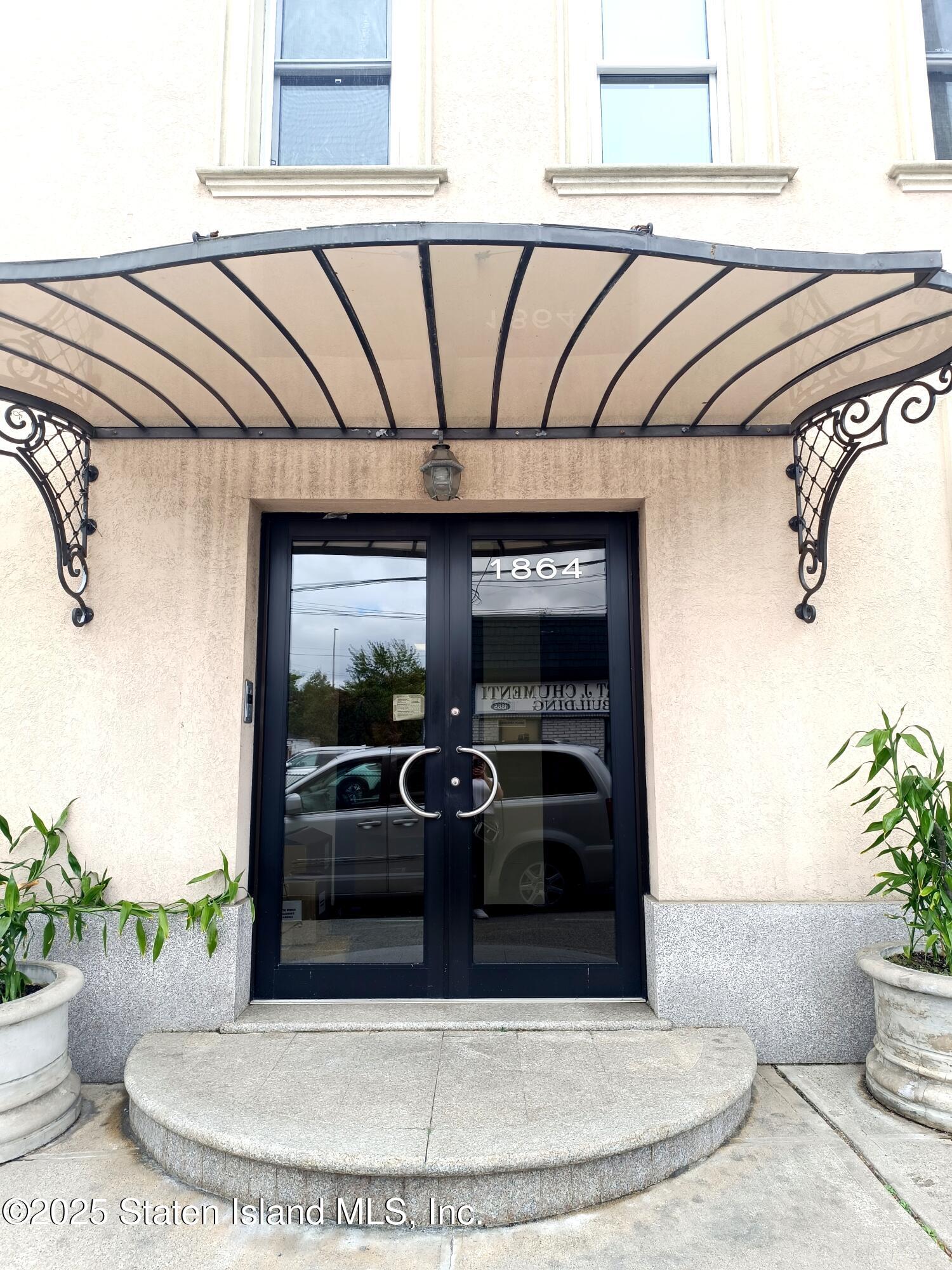1864 Clove Road Image 1