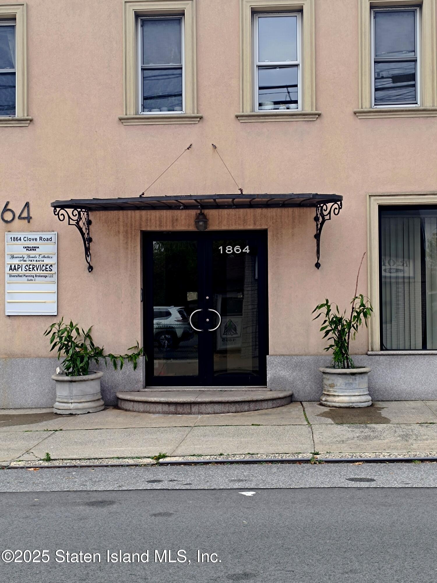 1864 Clove Road Image 3