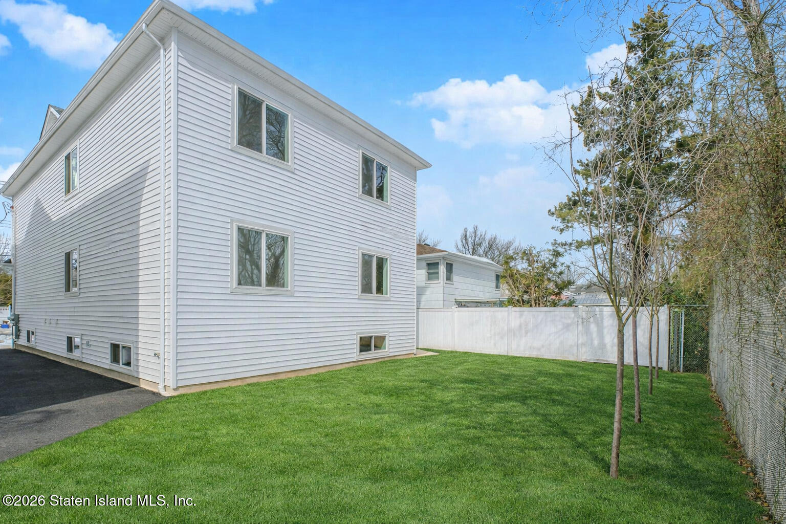 172 N Railroad Street Image 3