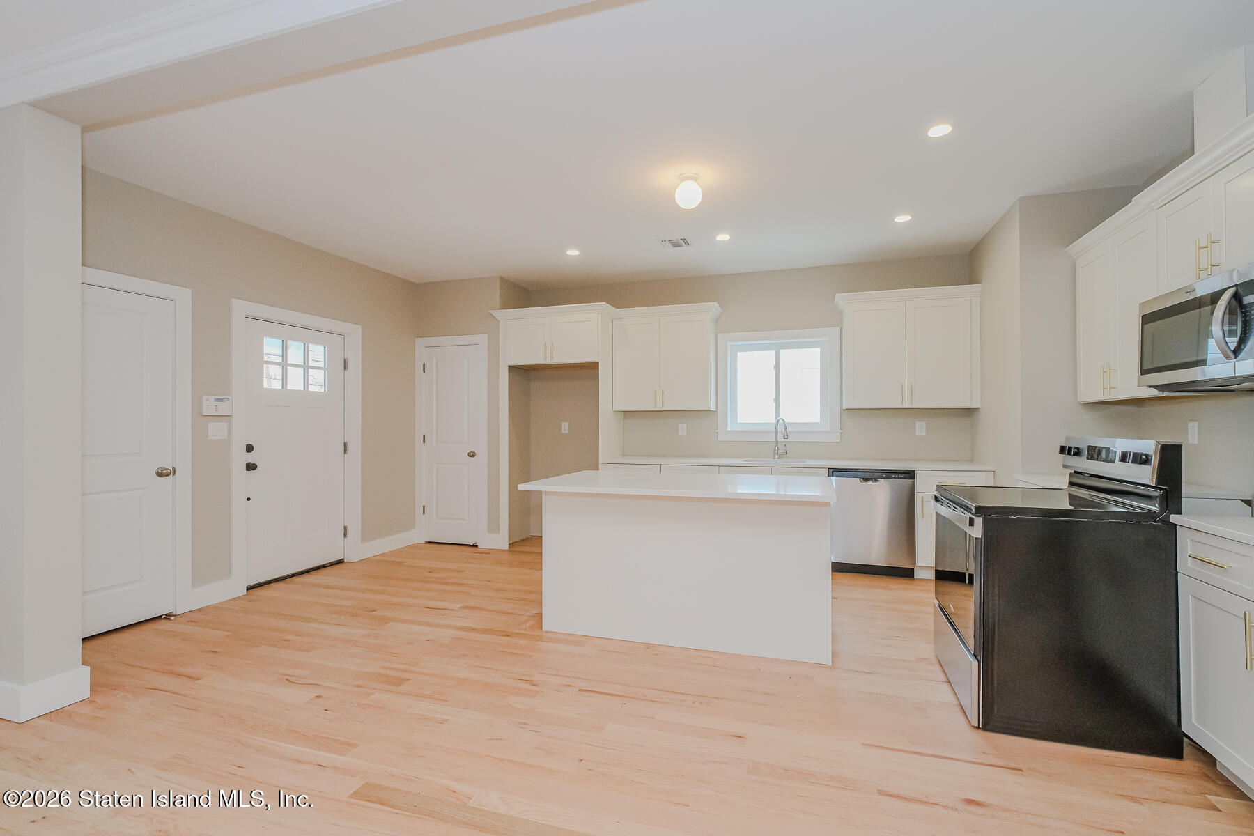 172 N Railroad Street, Staten Island, NY, 10312 image 9