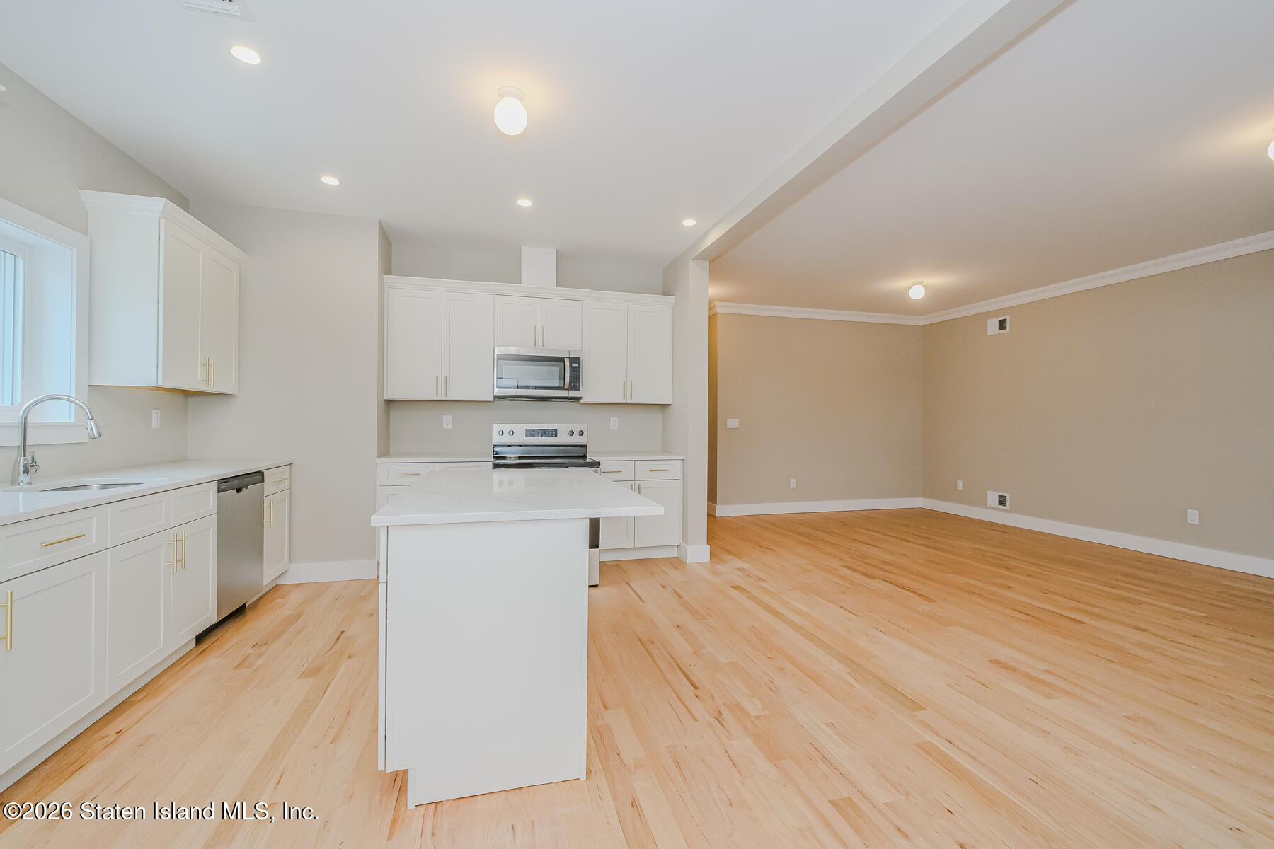 172 N Railroad Street, Staten Island, NY, 10312 image 11