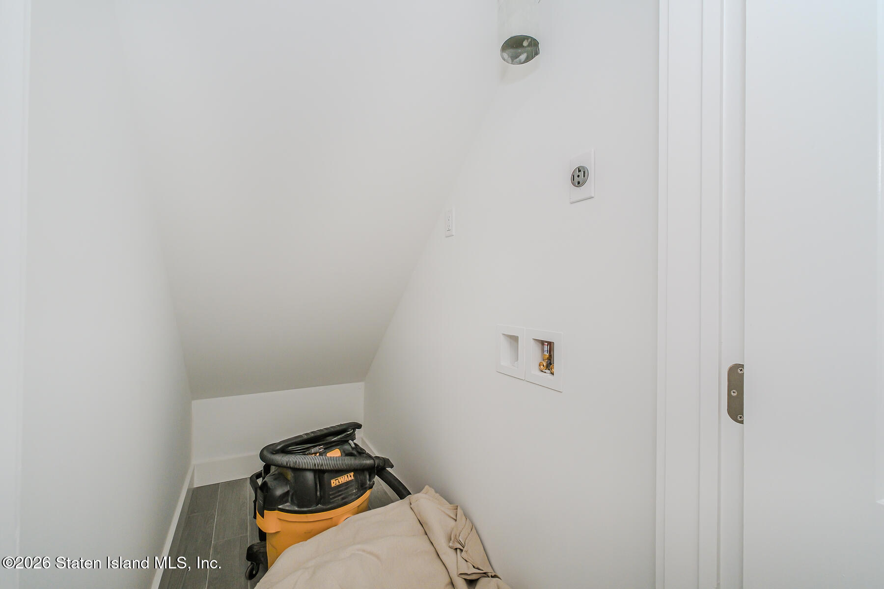 172 N Railroad Street, Staten Island, NY, 10312 image 29