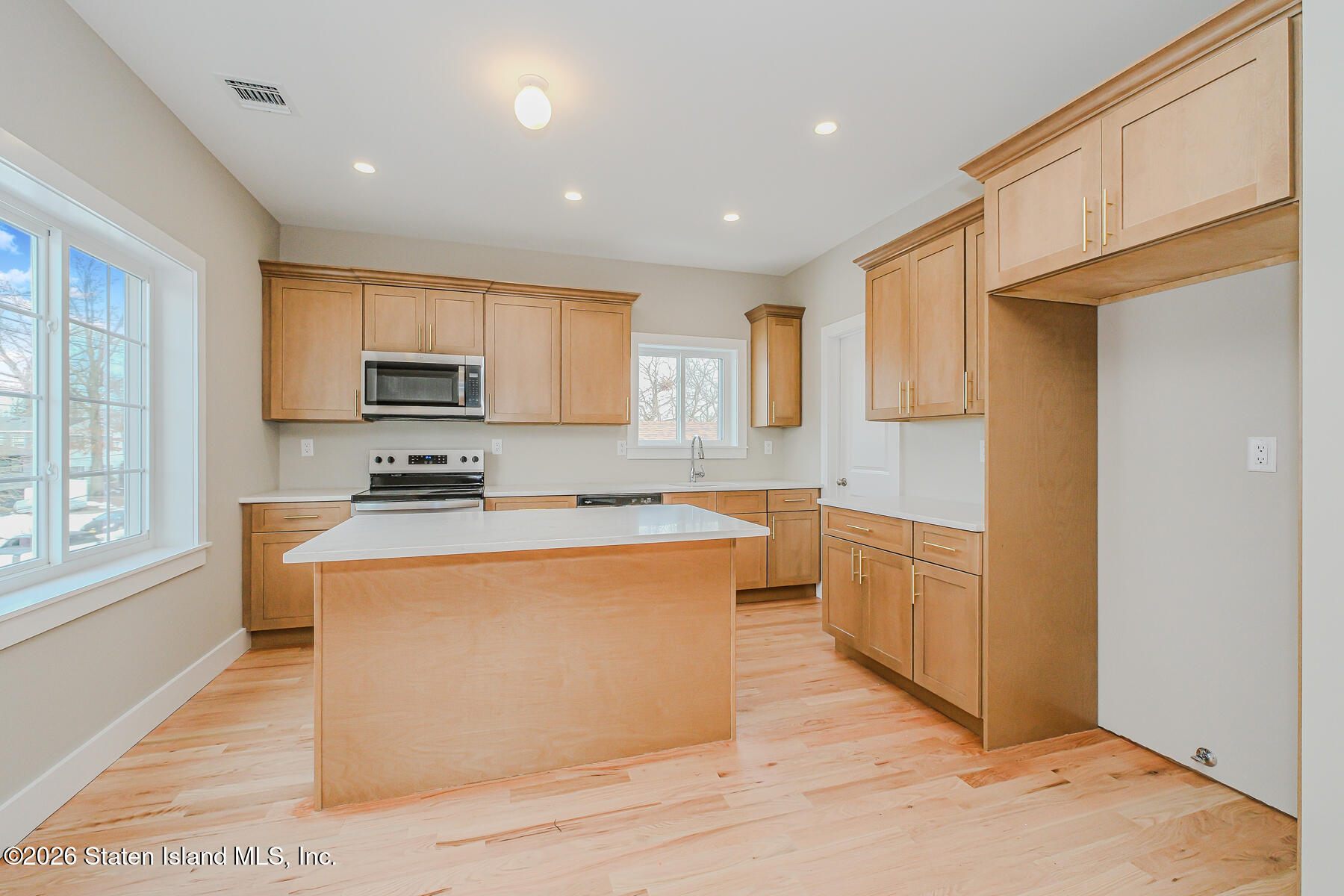 172 N Railroad Street, Staten Island, NY, 10312 image 41