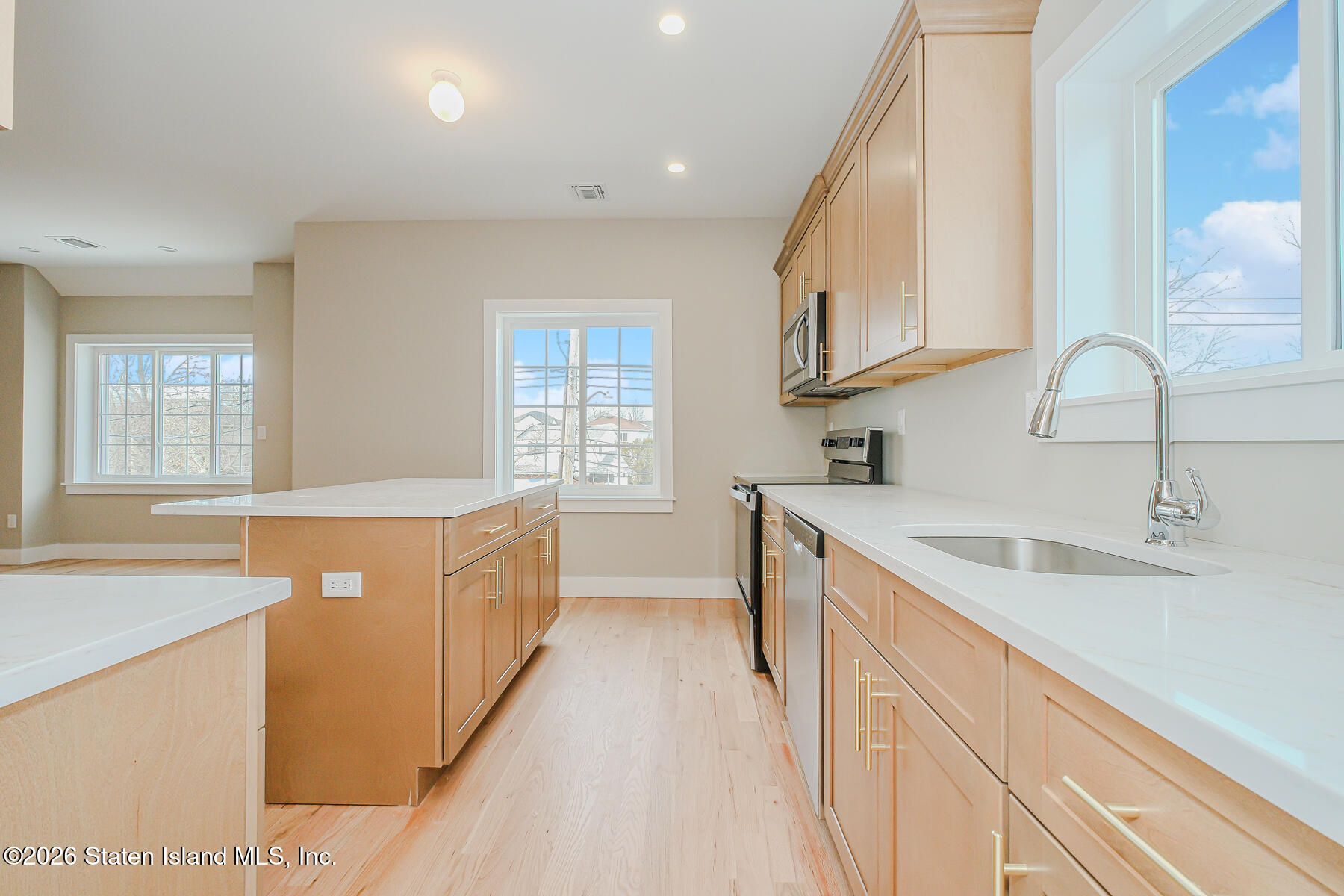 172 N Railroad Street, Staten Island, NY, 10312 image 43