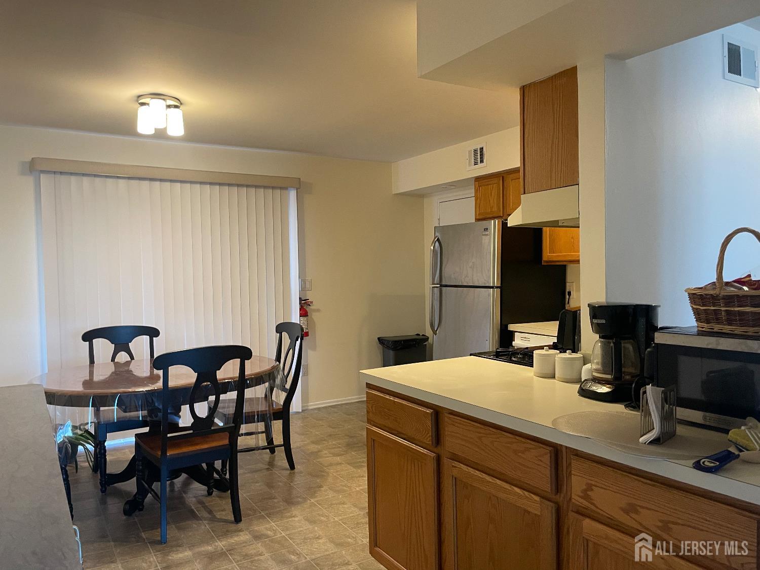 182 Evergreen Road 3B Image 4