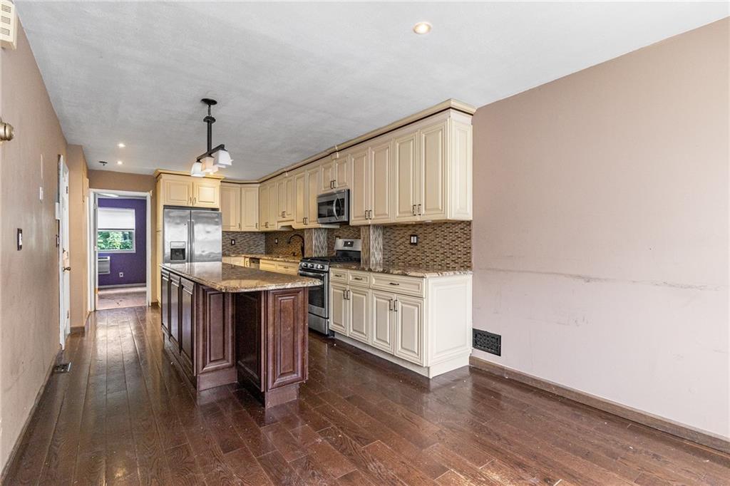 52 Francine Court A, Staten  Island, New York, 10306 image 10