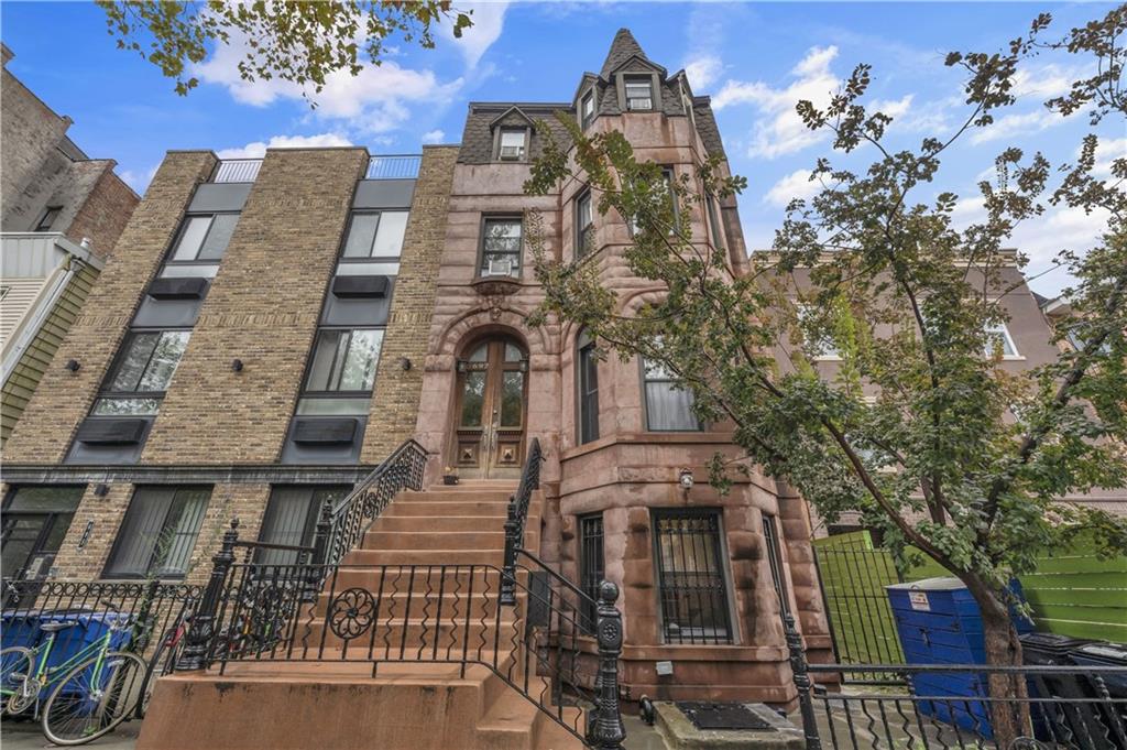 697 Jefferson Avenue Image 3