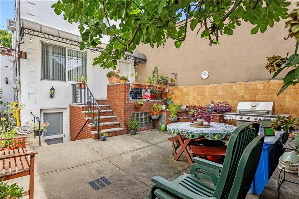 2833 Harway Avenue Image 3