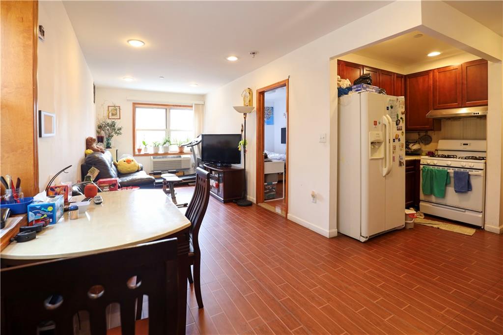140 Avenue O 2R Image 3