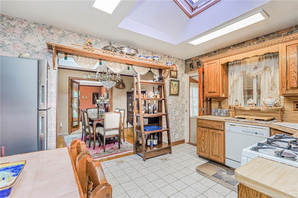 382 Edgegrove Avenue, Staten  Island, New York, 10312 image 13