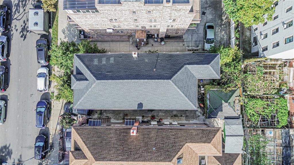 125 Bay 26th Street Image 3