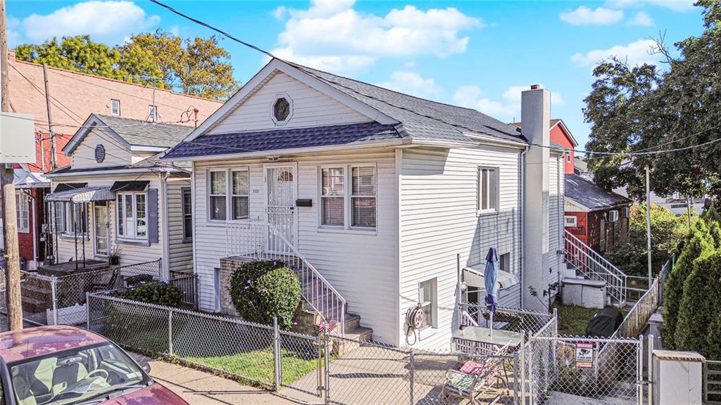 2811 Haring Street Image 2