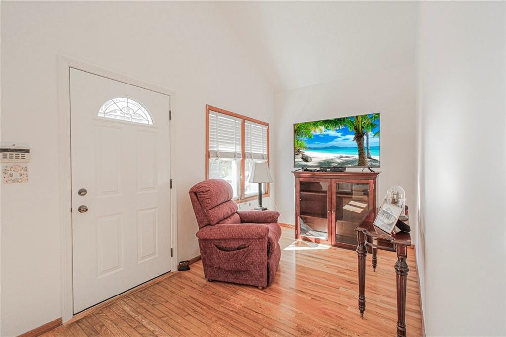 2811 Haring Street Image 4