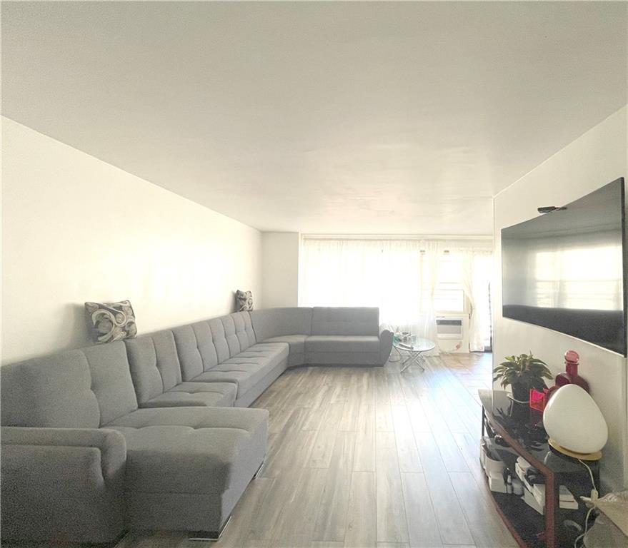 2940 West 5th Street 14C Image 2