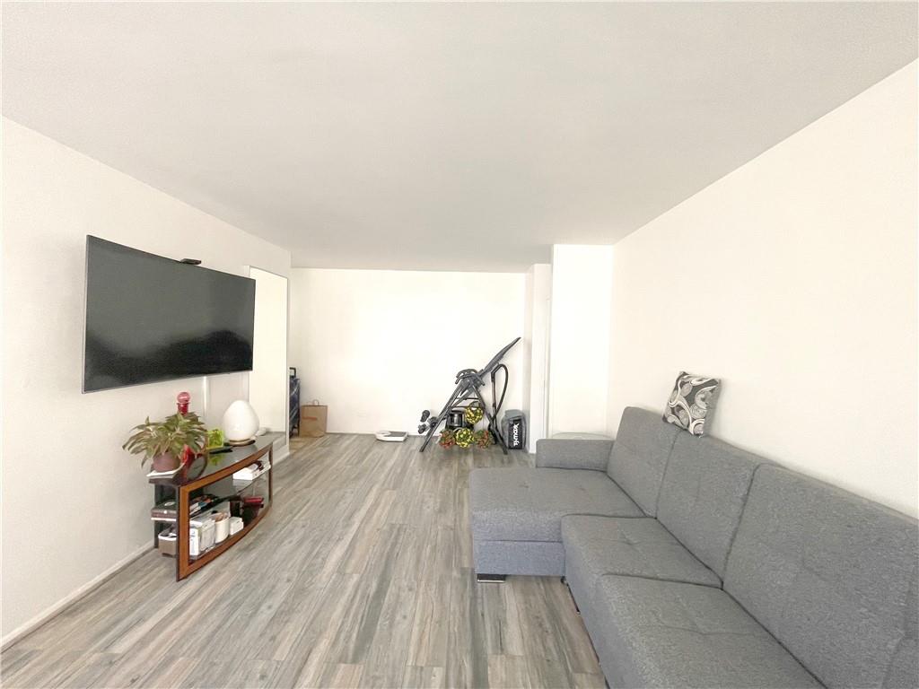 2940 West 5th Street 14C Image 3