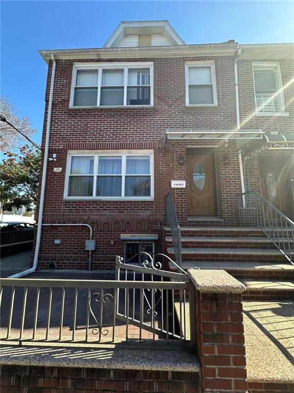 85 Bay 8th Street Image 1