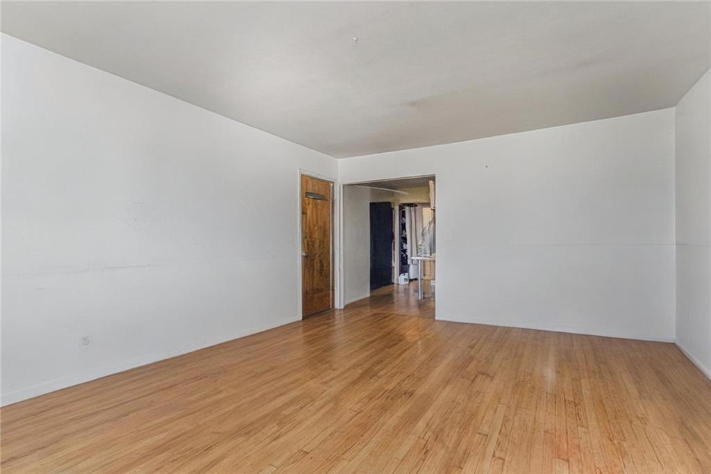 124 Van Cortlandt Avenue Image 5