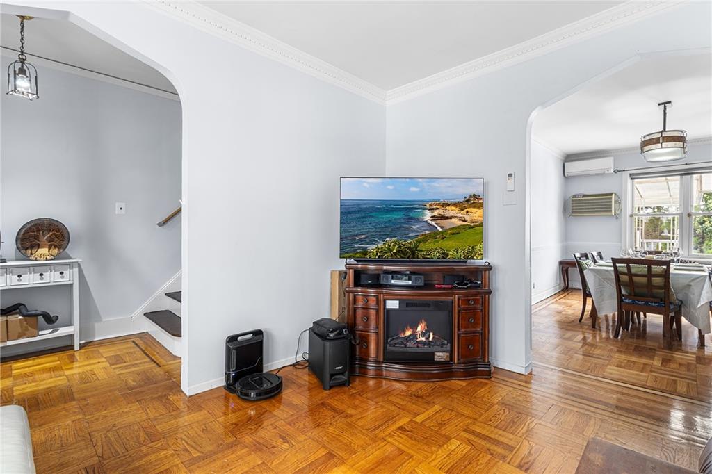1736 East 33rd Street Image 5