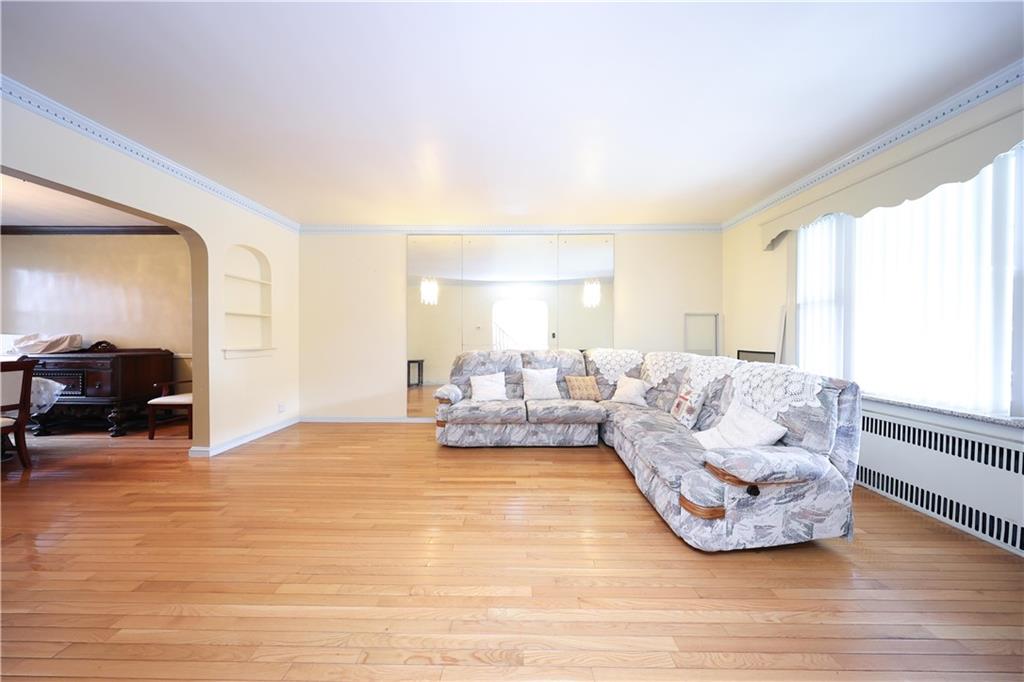 4715 Bedford Avenue Image 3