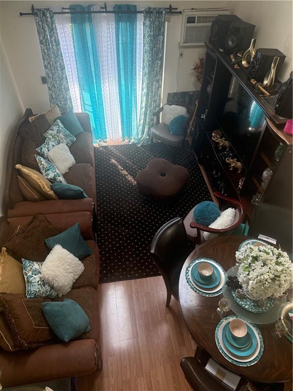 1361 East 91st Street 503B Image 3