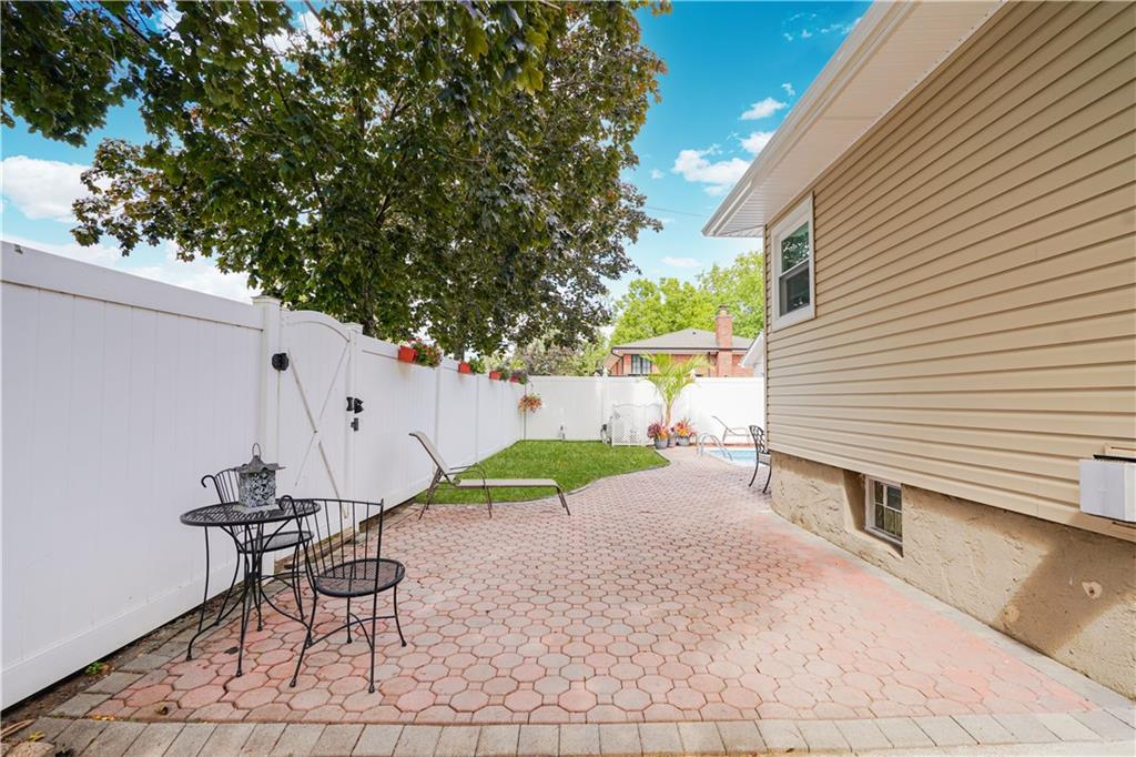 381 Burgher Avenue, Staten  Island, New York, 10305 image 32
