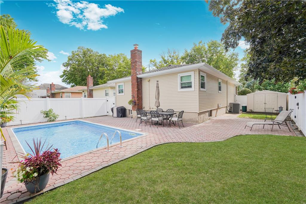 381 Burgher Avenue, Staten  Island, New York, 10305 image 34
