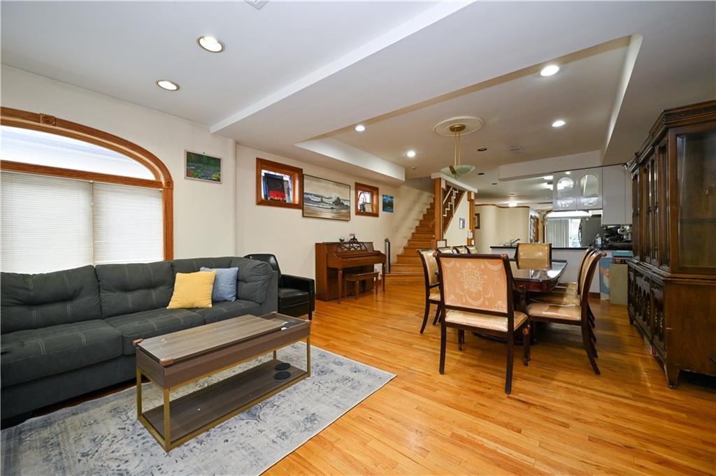 1479 East 32nd Street Image 3