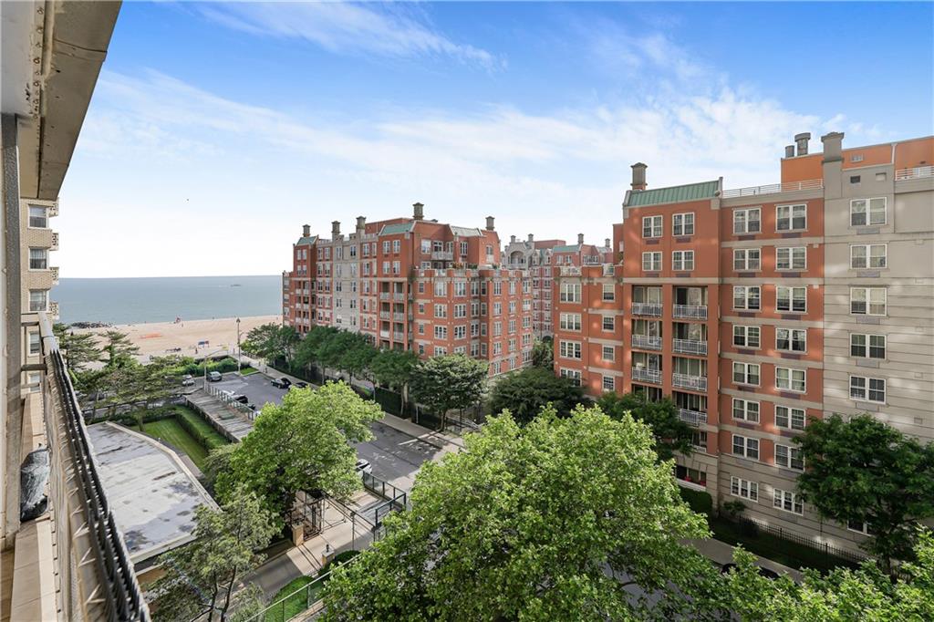 35 Seacoast Terrace 8A Image 2