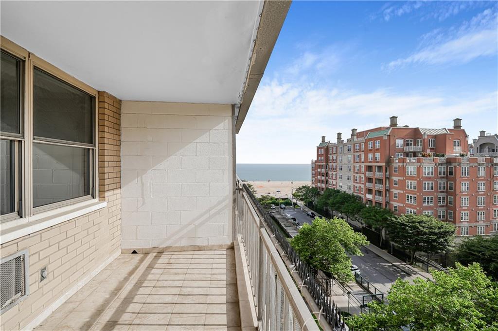 35 Seacoast Terrace 8A, Brooklyn, New York, 11235 image 7