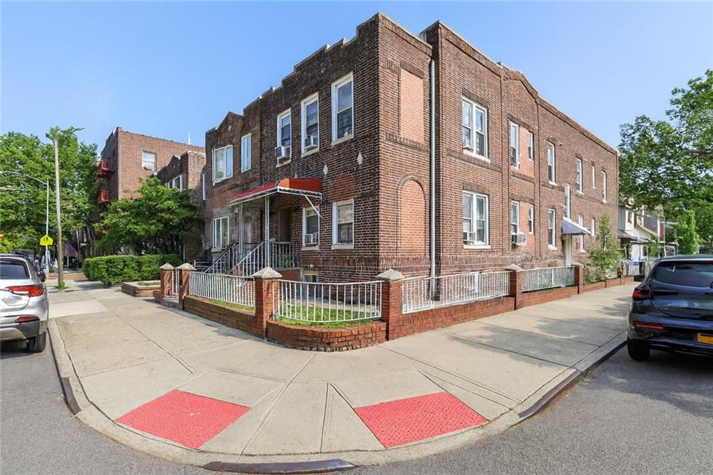 1202 Avenue I Image 2