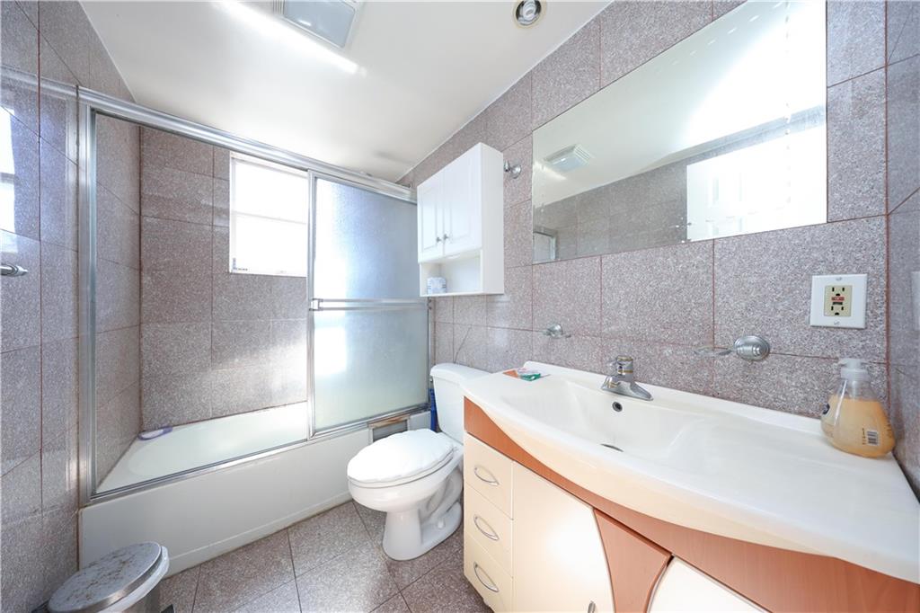 31 Giordan Court, Staten  Island, New York, 10303 image 23