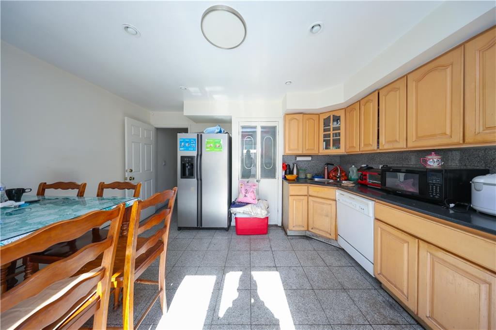 31 Giordan Court, Staten  Island, New York, 10303 image 6