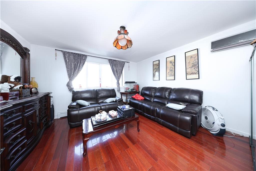 31 Giordan Court, Staten  Island, New York, 10303 image 10