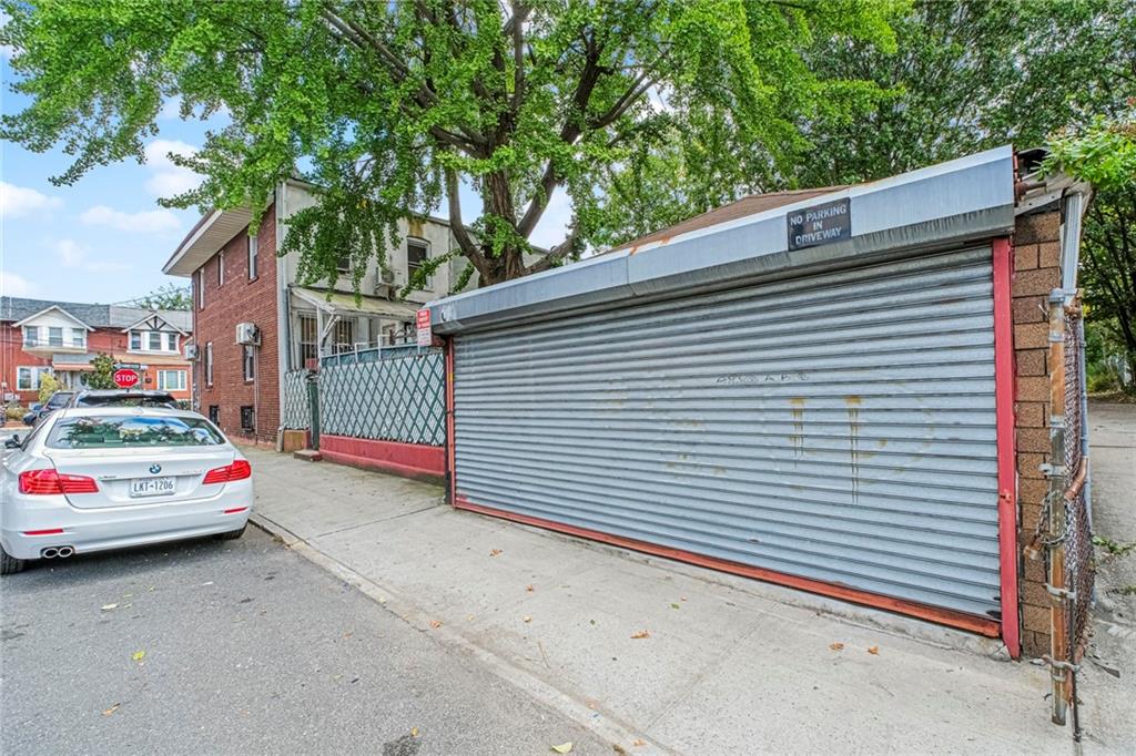 9302 95th Street Image 3