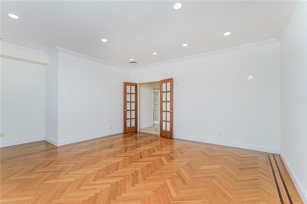 1734 East 2nd Street Image 4