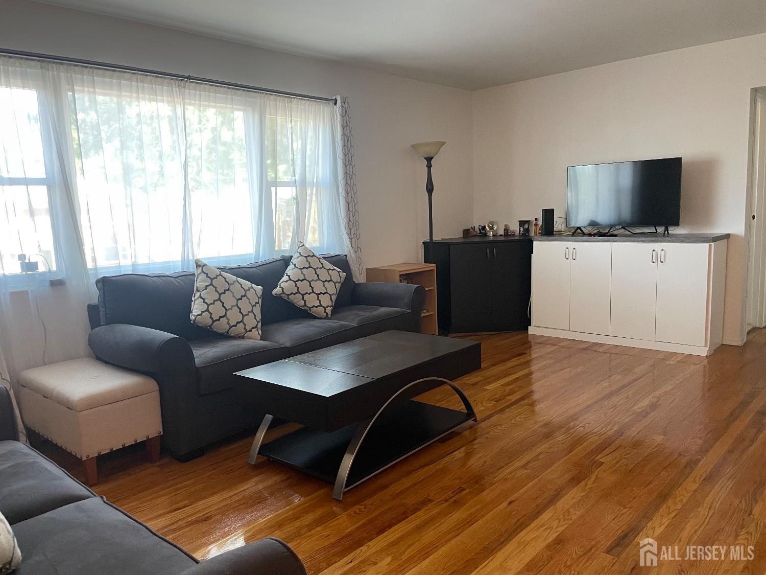 182 Evergreen Road 3B Image 3