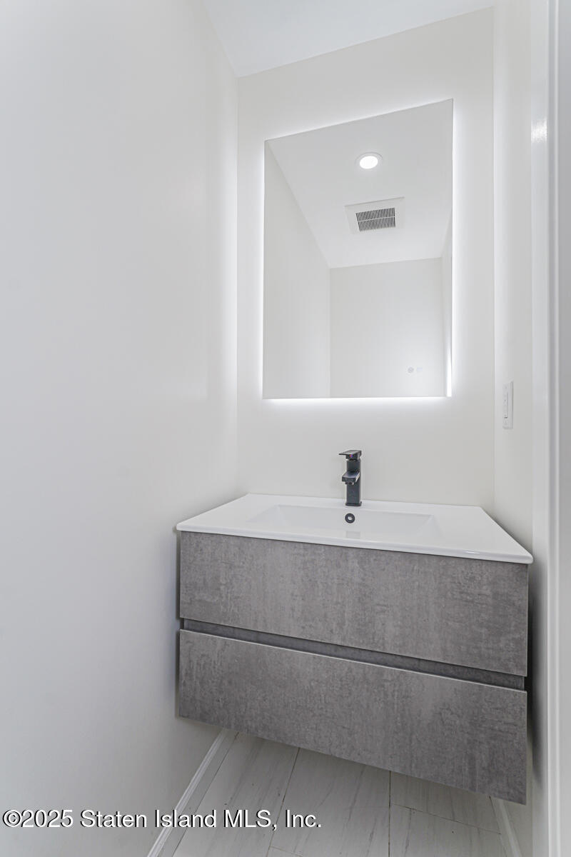 228 Slater Boulevard, Staten Island, NY, 10305 image 21